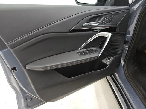 Used 2025 BMW X1 xDrive28i image 9