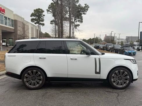 Certified 2023 Land Rover Range Rover SE image 6