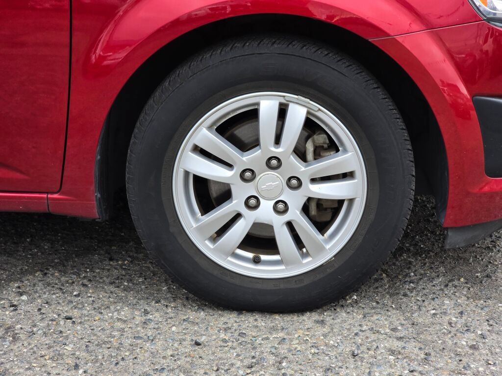 Used 2013 Chevrolet Sonic LT FWD image 9