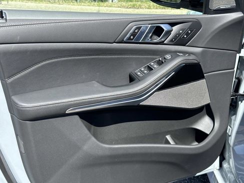 New 2026 BMW X5 M60i image 18