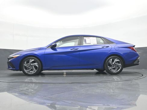 Used 2025 Hyundai Elantra SEL FWD image 27
