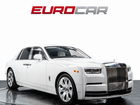 Used 2023 Rolls-Royce Phantom Sedan w/ The Phantom Package RWD image 9