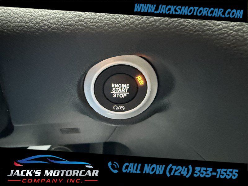 Used 2026 Chrysler Pacifica Select FWD image 13