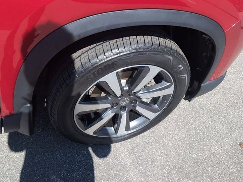 Used 2025 Honda Pilot Touring image 8