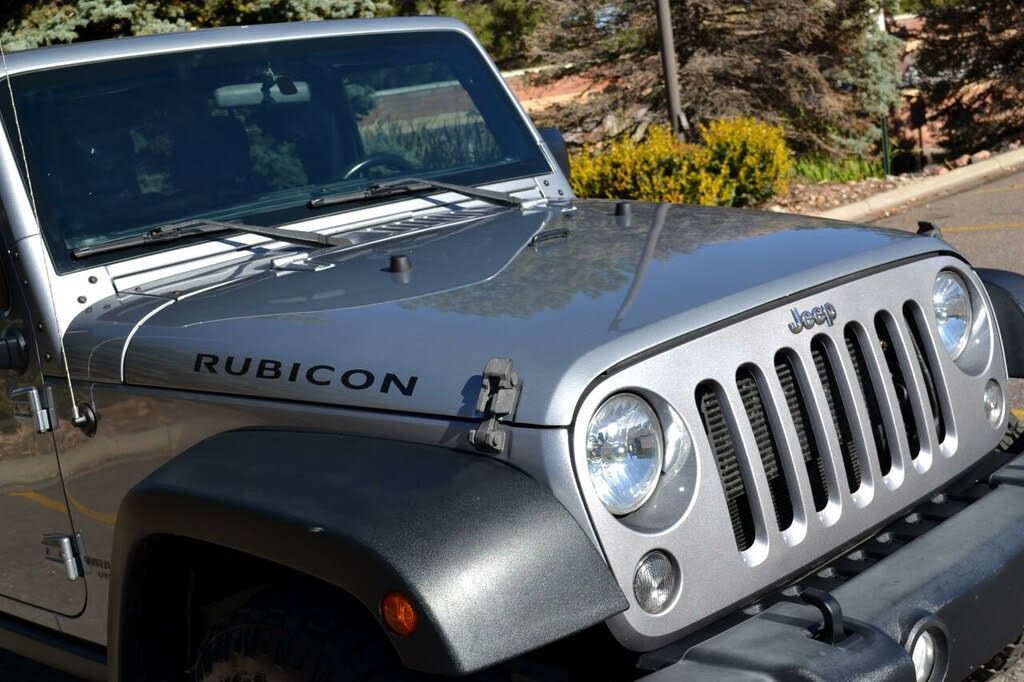 Used 2015 Jeep Wrangler Unlimited Rubicon w/ Dual Top Group AWD/4WD image 6