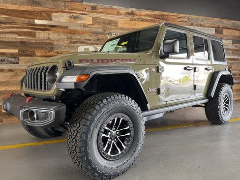 New 2026 Jeep Wrangler Unlimited Rubicon w/ Xtreme 35 Tire Package AWD/4WD image 17