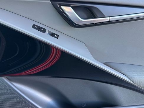 New 2025 Kia Niro EX image 21