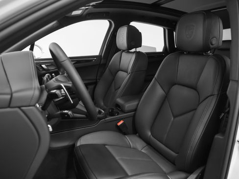 New 2026 Porsche Macan image 46