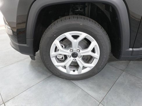 Used 2026 Jeep Compass Latitude AWD/4WD image 28