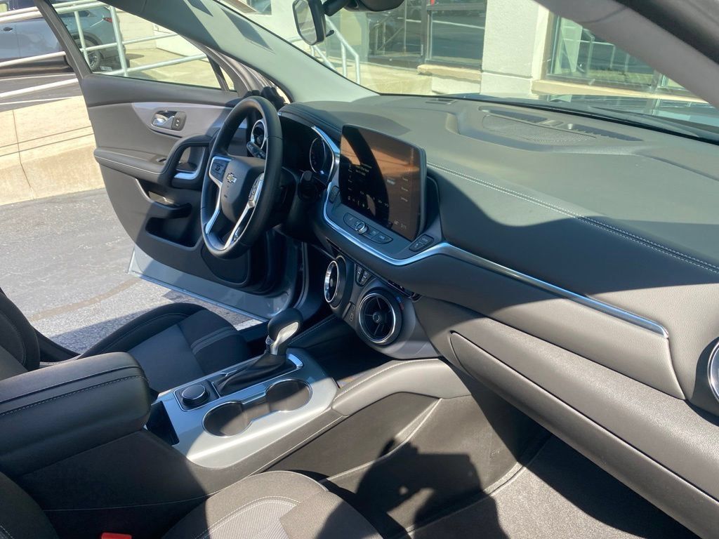 Used 2024 Chevrolet Blazer LT FWD image 22