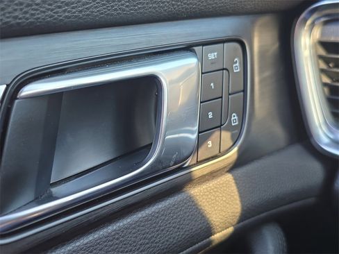 Used 2023 Porsche Panamera Platinum Edition image 30