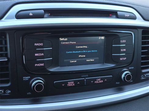 Used 2017 Kia Sorento LX image 29