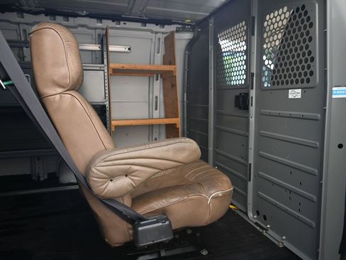 Used 2020 GMC Savana 3500 Extended w/ Driver Convenience Package image 43