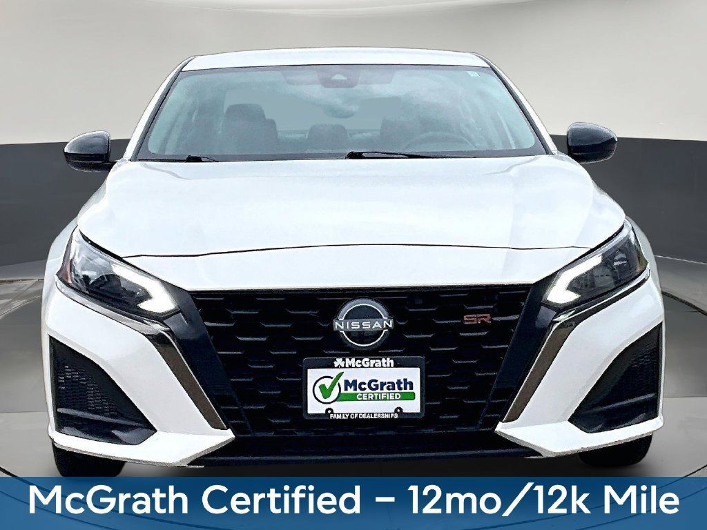 Used 2024 Nissan Altima 2.5 SR FWD image 2