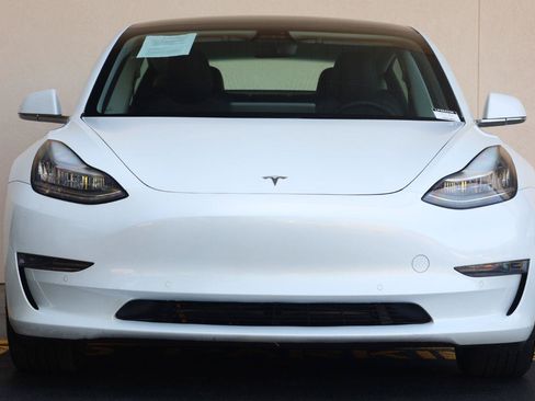 Used 2020 Tesla Model 3 Standard Range Plus RWD image 5