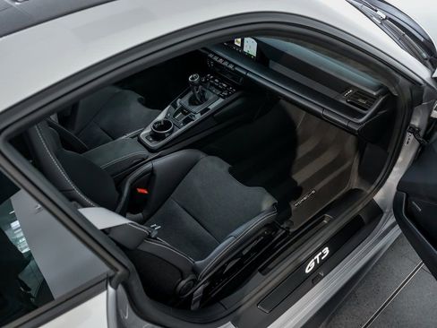 Certified 2026 Porsche 911 GT3 RWD image 24