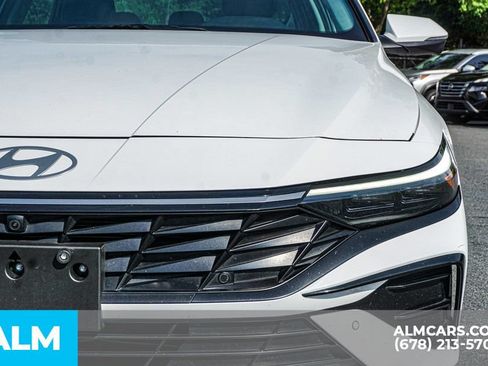 Used 2024 Hyundai Elantra Limited FWD image 12