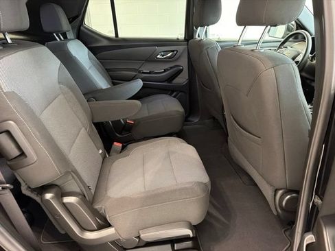 Used 2023 Chevrolet Traverse LT FWD image 12