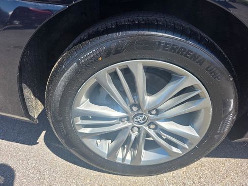 Used 2017 Toyota Camry SE FWD image 18