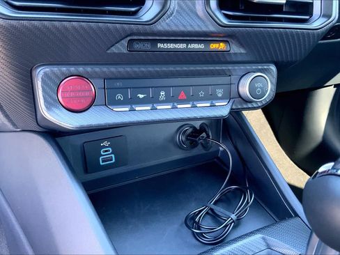 Used 2025 Ford Mustang Coupe RWD image 27