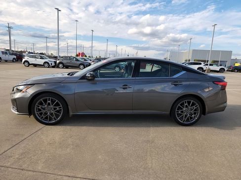 Certified 2024 Nissan Altima 2.0 SR image 8