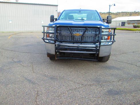 Used 2019 Chevrolet Silverado 2500 W/T image 2