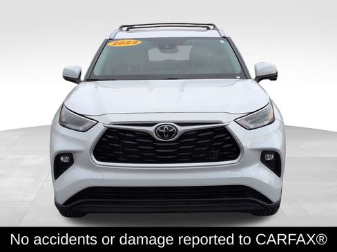 Used 2022 Toyota Highlander XLE image 3