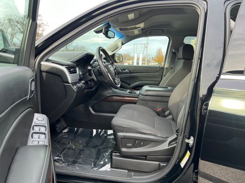 Used 2017 GMC Yukon SLE w/ SLE Value Package image 16