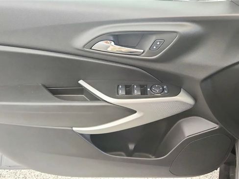 Used 2025 Chevrolet Trax LS w/ Driver Confidence Package FWD image 31