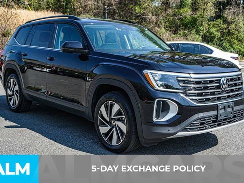 Used 2025 Volkswagen Atlas SE image 4