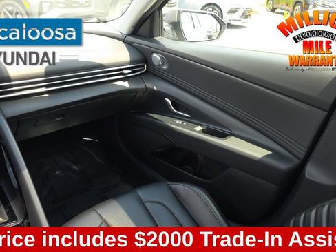 Used 2025 Hyundai Elantra Limited FWD image 29