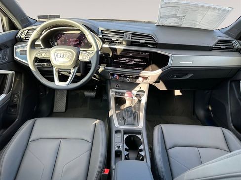 New 2025 Audi Q3 2.0T Premium image 10