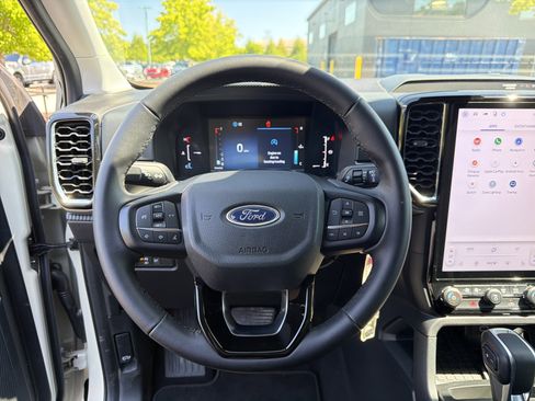 Used 2025 Ford Ranger XLT w/ Equipment Group 301A High AWD/4WD image 9
