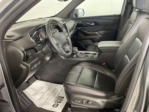 Used 2023 Chevrolet Traverse RS FWD image 17