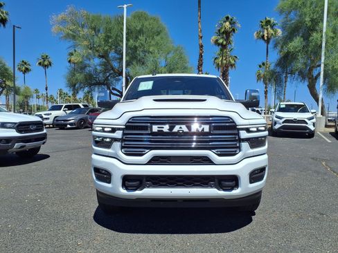 Used 2025 RAM 3500 Laramie AWD/4WD image 2