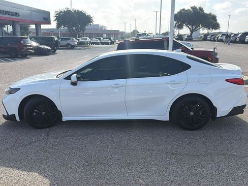 Used 2025 Toyota Camry SE w/ Convenience Package FWD image 6