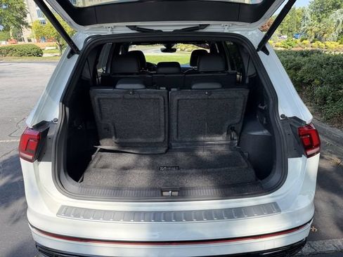 Used 2022 Volkswagen Tiguan SE R-Line FWD image 40
