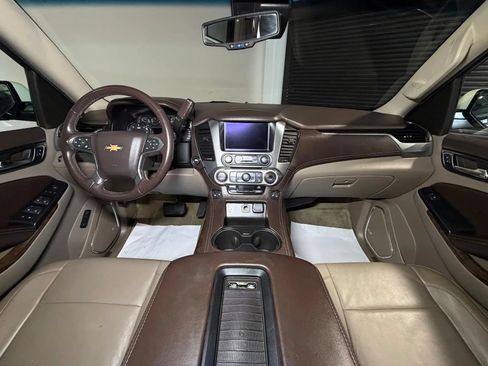 Used 2015 Chevrolet Suburban LT RWD image 27