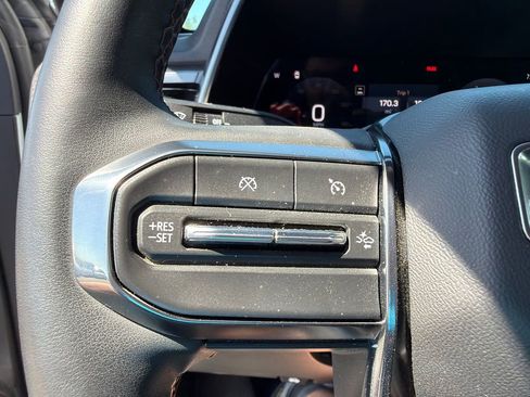 Used 2024 GMC Canyon AT4 w/ AT4 Premium Package image 24