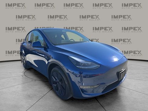Used 2024 Tesla Model Y Long Range image 7
