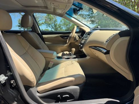 Used 2015 Nissan Altima 3.5 SL FWD image 15
