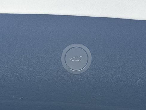 Used 2026 Tesla Model Y 2WD image 19