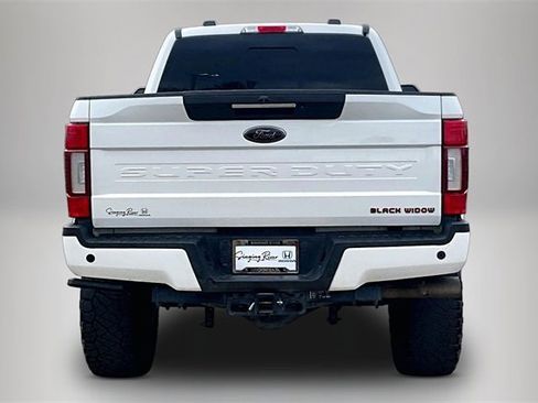 Used 2022 Ford F250 Lariat w/ Black Appearance Package image 6