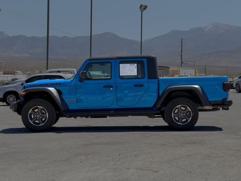 Used 2023 Jeep Gladiator Rubicon w/ LED Lighting Group AWD/4WD image 2