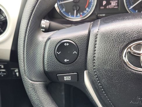 Used 2019 Toyota Corolla LE image 28