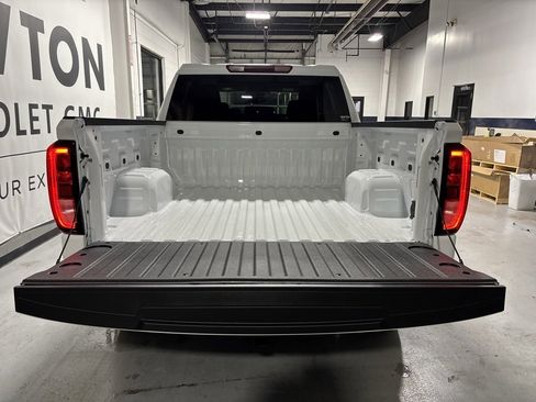 New 2026 GMC Sierra 1500 Elevation image 31