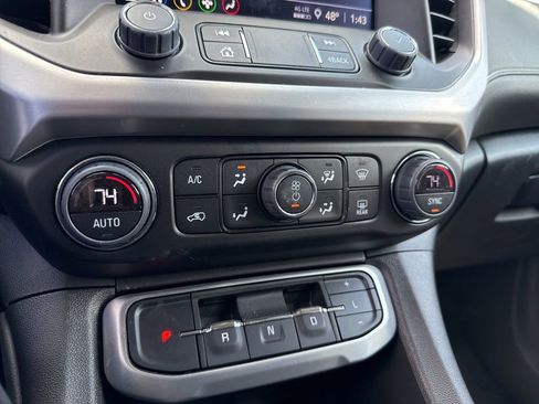 Used 2023 GMC Acadia SLE w/ Driver Convenience Package image 18