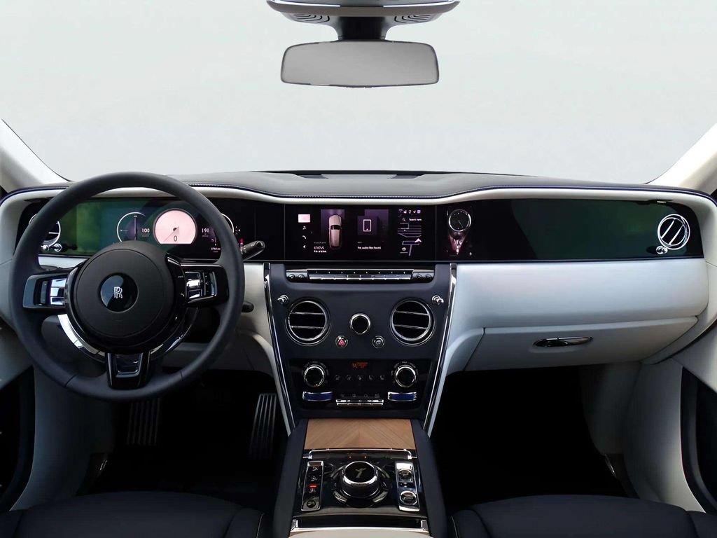 Certified 2025 Rolls-Royce Cullinan AWD/4WD image 4