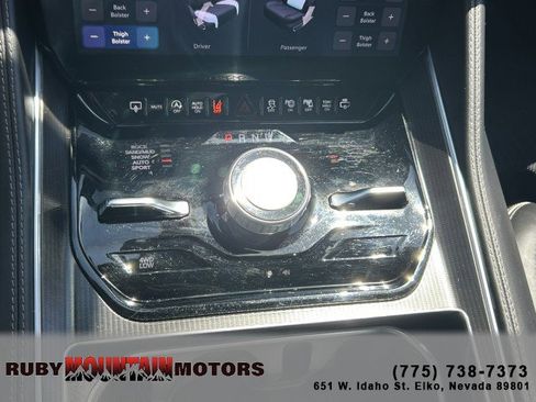 Used 2024 Jeep Grand Wagoneer Series II Obsidian w/ Quick Order Packagew 28T AWD/4WD image 18