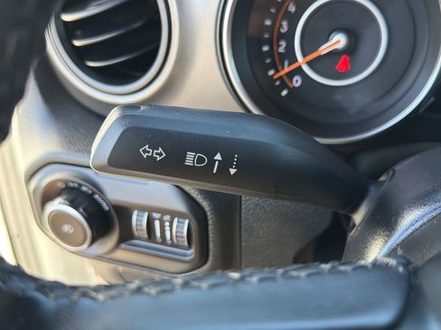 Used 2022 Jeep Wrangler Unlimited Sport image 13